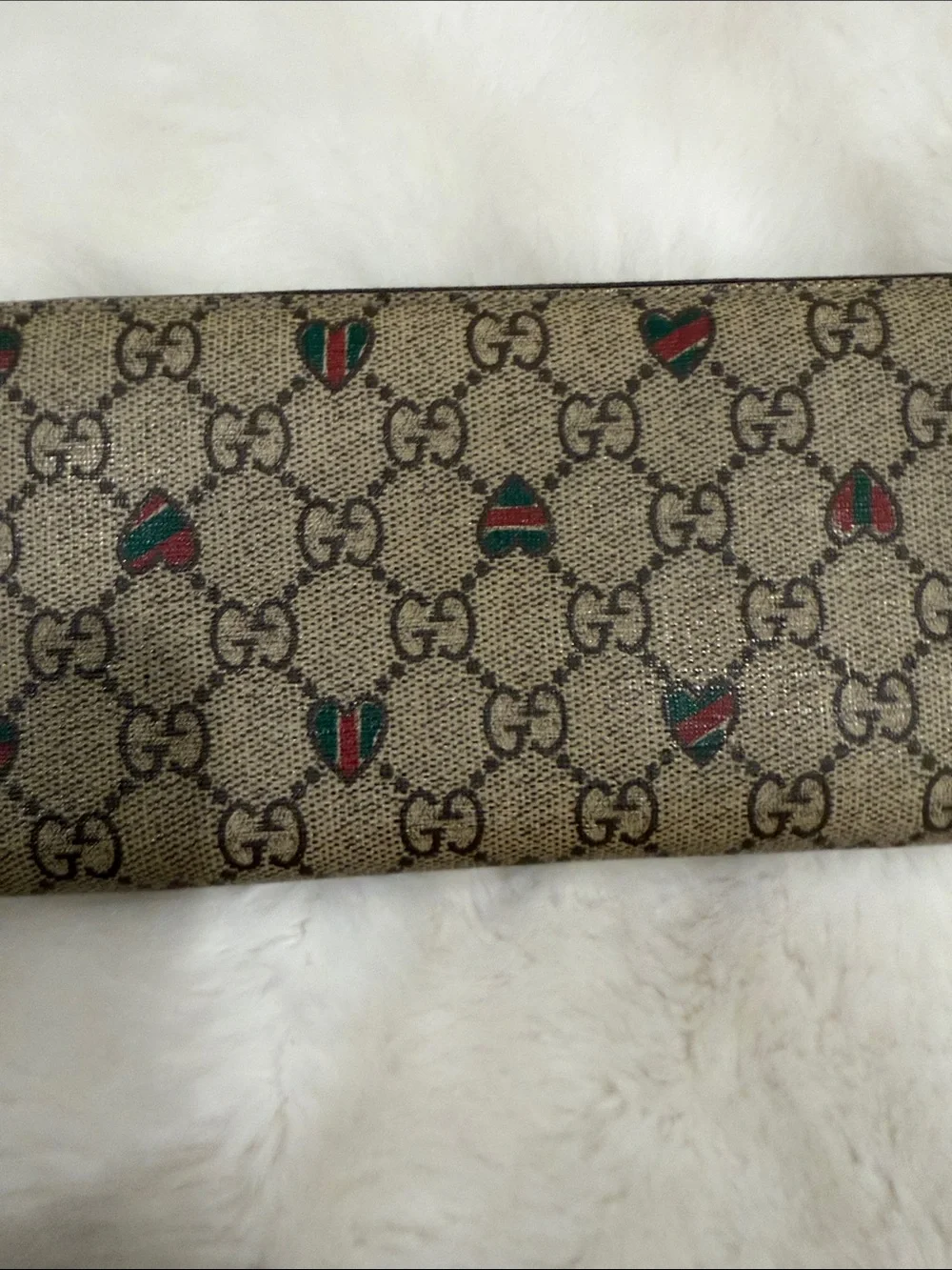 Gucci Beige GG Monogram Zip Wallet with Red & Green Hearts GG pull Authentic!